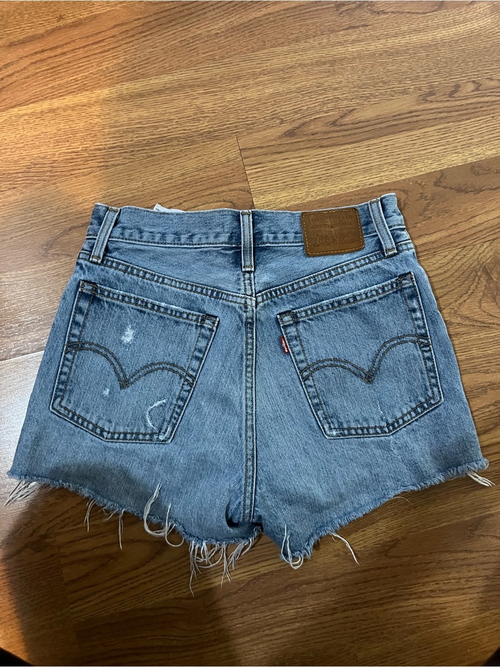 Levi Wedgie Highrise shorts